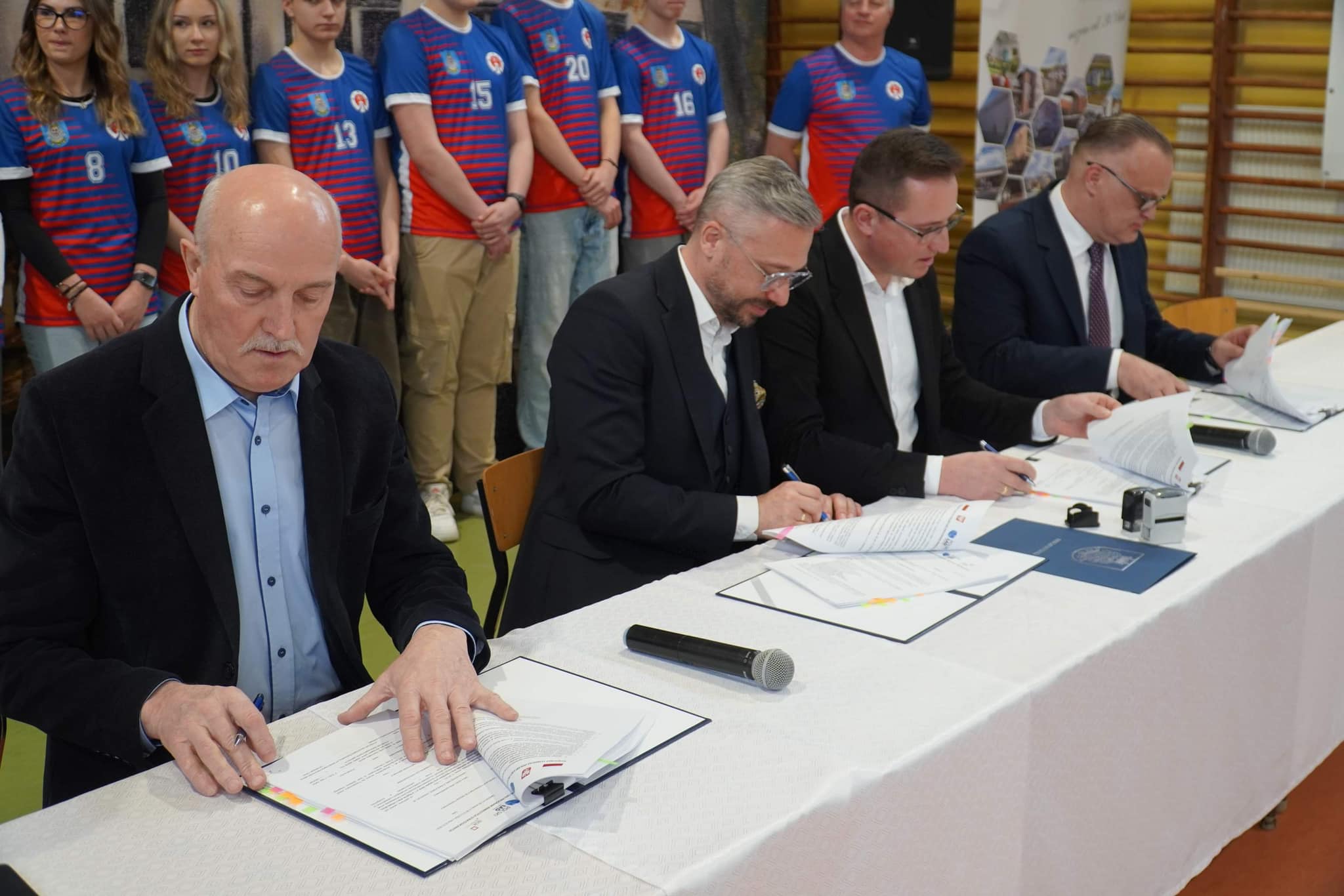 Podpisanie umowy z Powiatem Rypińskim na budowę hali sportowej wraz z łącznikiem i infrastrukturą przy Zespole Szkół nr 1 w Rypinie
