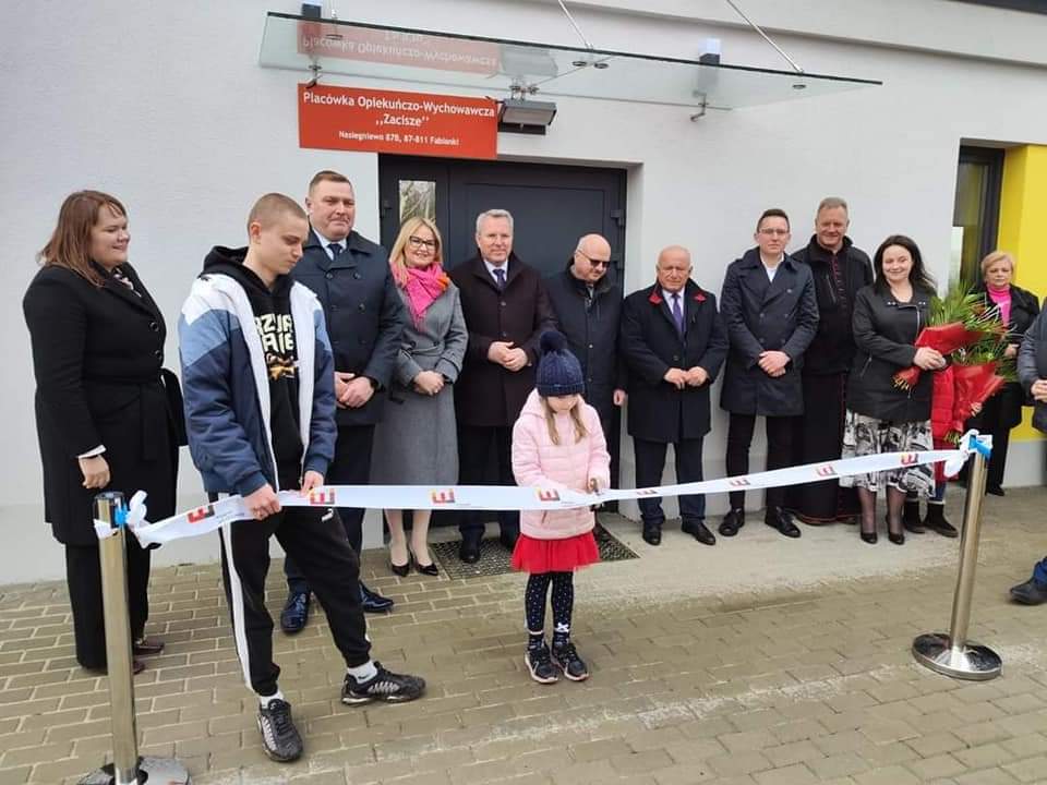 Otwarcie i poświęcenie dwóch placówek opiekuńczo-wychowawczych w Nasiegniewie gm. Fabianki.